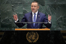 Na snímke prezident Poľska Karol Nawrocki reční počas zasadnutia Bezpečnostnej rady OSN. FOTO: TASR/AP