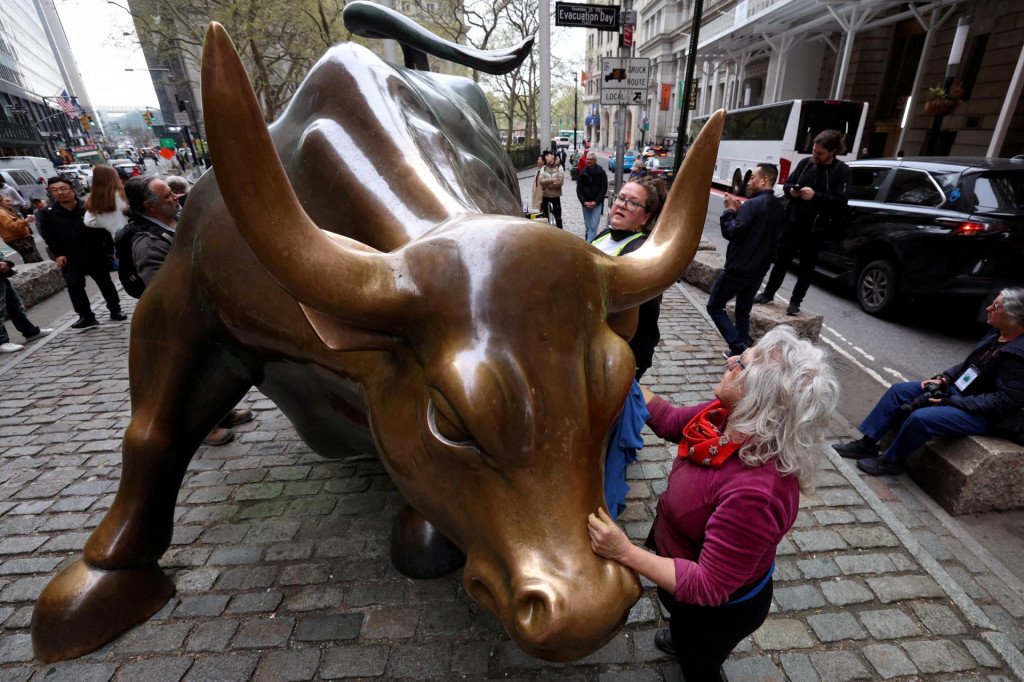 Býk je symbolom prosperity na Wall Street. FOTO: REUTERS