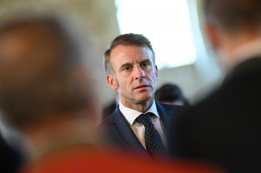 Franc&uacute;zsky prezident Emmanuel Macron ned&aacute;vno vymenoval už svojho siedmeho premi&eacute;ra. FOTO: Reuters/E. Blondet
