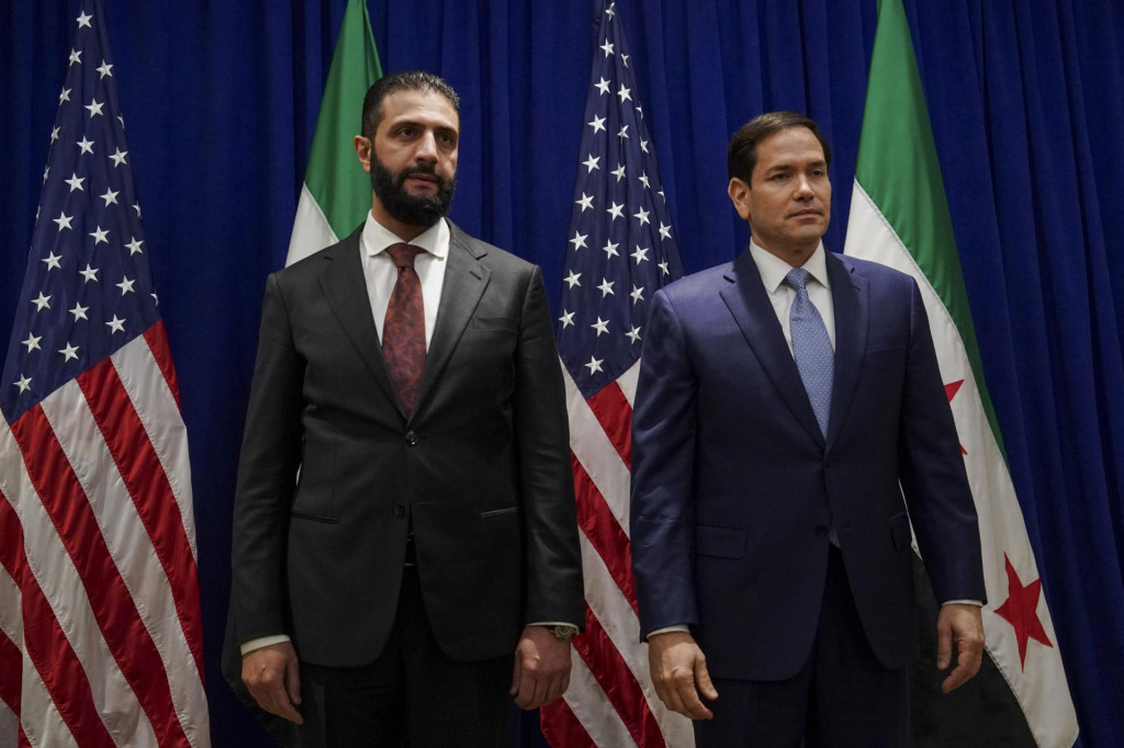 Nový sýrsky líder Ahmad Šara (vľavo) a americký minister zahraničných vecí Marco Rubio počas Valného zhromaždenia OSN v New Yorku. FOTO: TASR/AP

