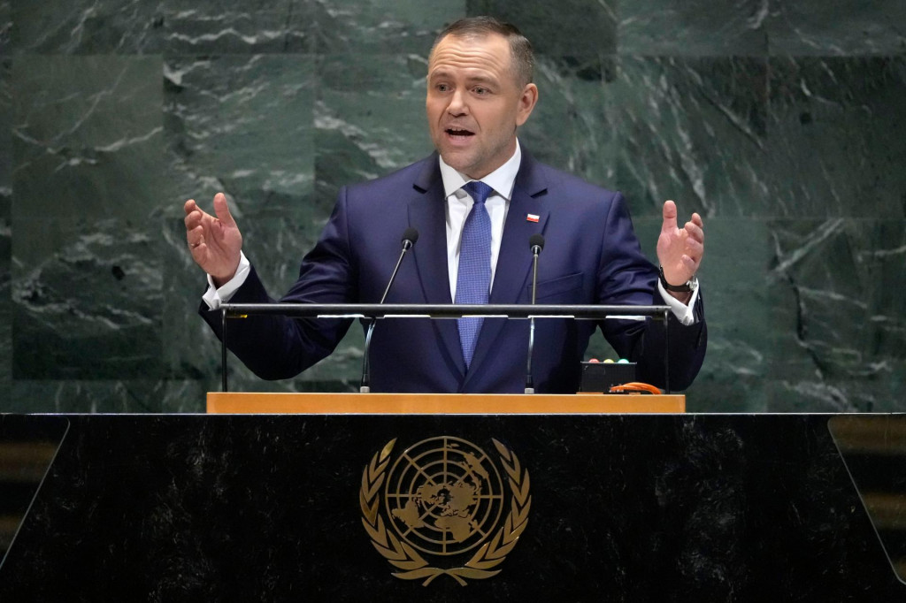 Na snímke prezident Poľska Karol Nawrocki reční počas zasadnutia Bezpečnostnej rady OSN. FOTO: TASR/AP