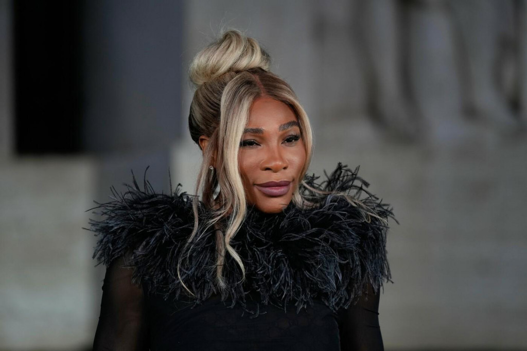 Serena Williams na módnej prehliadke publikom odrovnala.