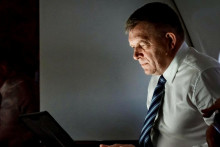 Líder Smeru Robert Fico prieskumy straníckych preferencií nekomentuje. Pri nových číslach agentúry SCIO by mu to šlo ťažko. FOTO: FB/Robert Fico