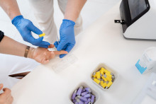 Až 40 percent populácie nevie, že CRP test je v lekárni dostupný. FOTO: Dr.Max