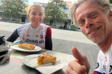 Tréner Branislav Kacina s talentovanou Viktóriou Chladoňovou na začiatku jej pretekárskej kariéry. FOTO: archív BK