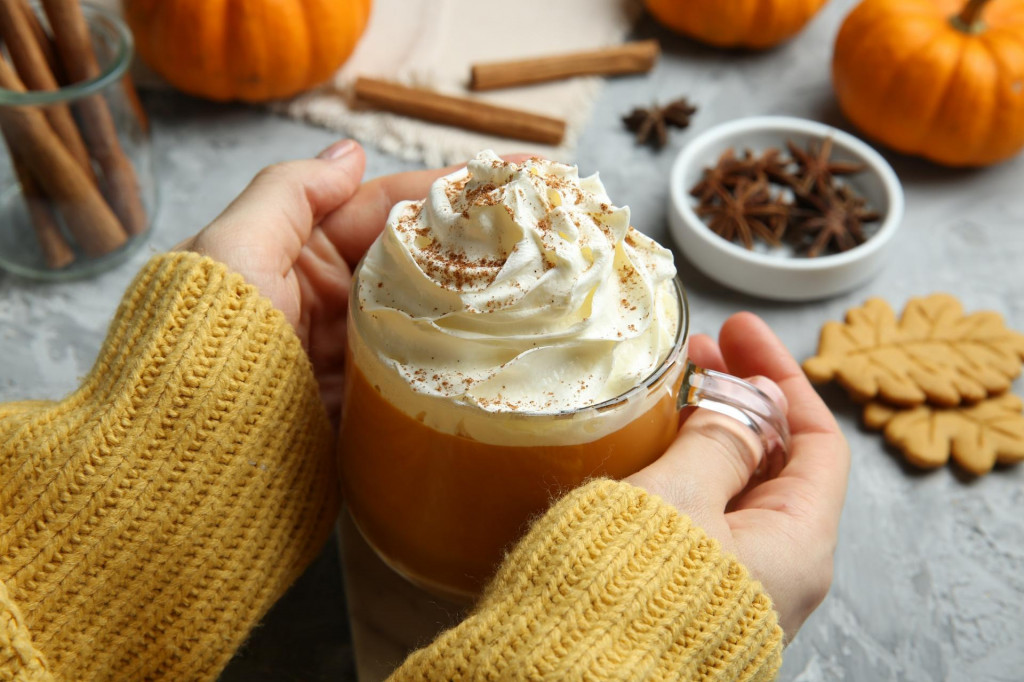 Kaviarne, kde pumpkin spice latté chutí ako objatie.