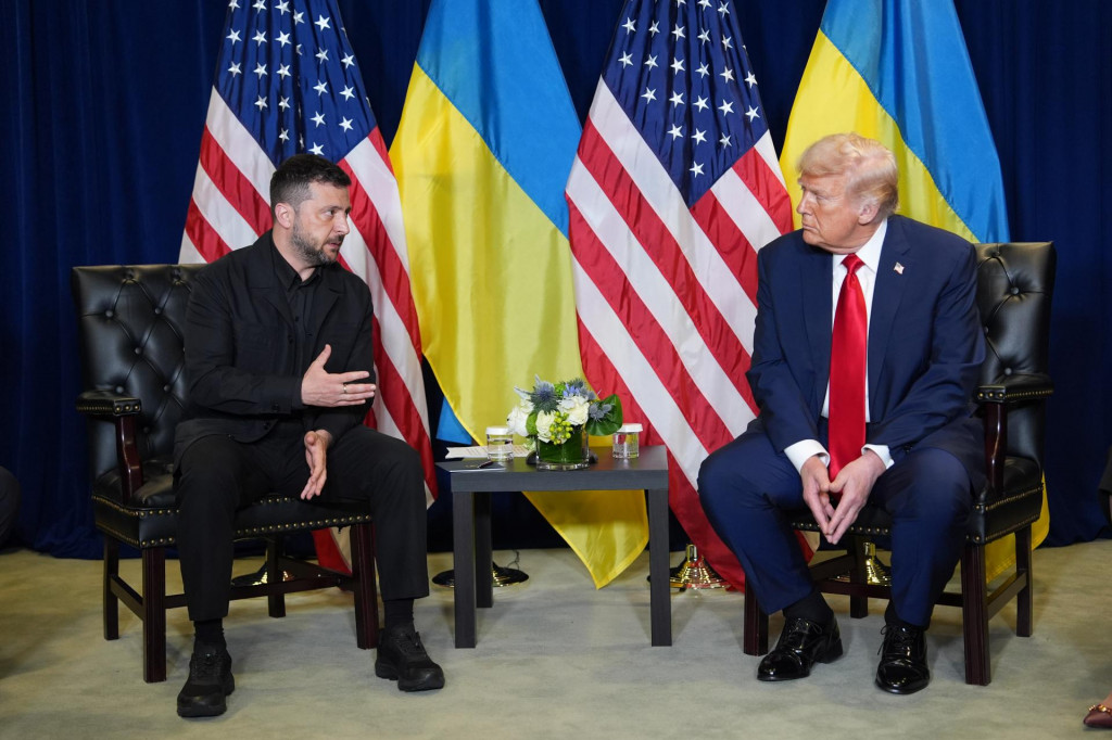 Americký prezident Donald Trump a ukrajinský prezident Volodymyr Zelenskyj počas stretnutia na 80. zasadnutí Valného zhromaždenia Organizácie Spojených národov (OSN) v New Yorku. FOTO: TASR/AP