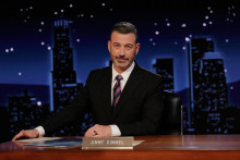 Na snímke Jimmy Kimmel moderuje svoju šou Jimmy Kimmel Live! v Los Angeles. FOTO: TASR/AP