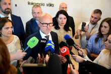 Na snímke uprostred predseda SaS Branislav Gröhling. FOTO: TASR/Jaroslav Novák