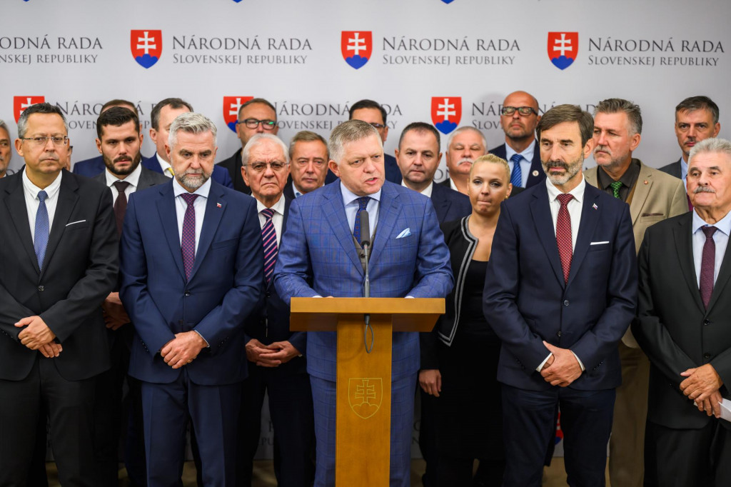 Premiér Robert Fico a čelní predstavitelia Smeru. FOTO: TASR/Jaroslav Novák FOTO: Jaroslav Novák