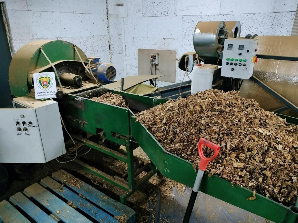 Nelegálna výrobňa cigariet, ilustračná foto. FOTO: Finančná správa