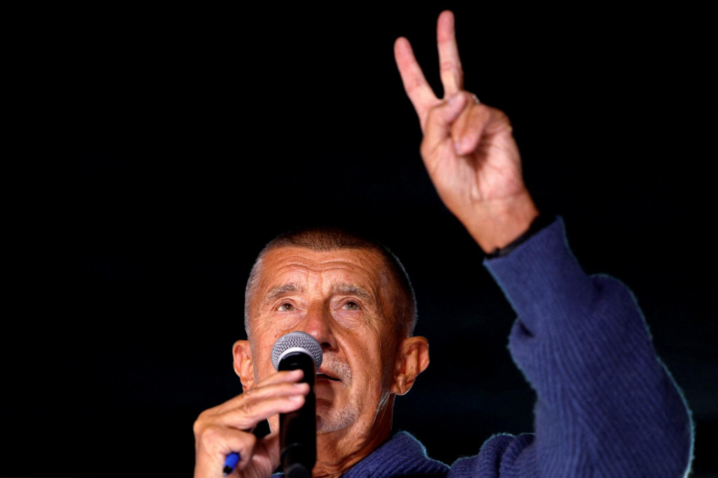 FILE PHOTO: Former Czech Prime Minister and leader of ANO party, Andrej Babis, speaks during an election campaign rally ahead of the country‘s parliamentary election that will start on October 3, in Liberec, Czech Republic, September 23, 2025. REUTERS/David W Cerny/File Photo FOTO: David W Cerny