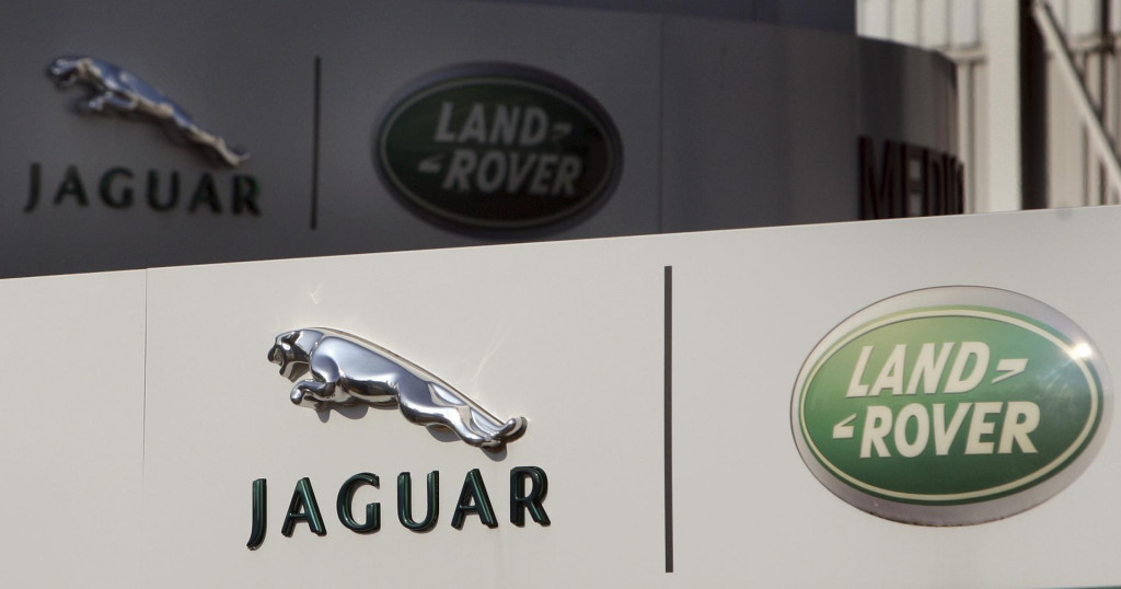 Základné kroky obnovy sú podľa manažérky komunikácie Jaguar Land Rover Slovakia Kataríny Chlebovej naštartované. FOTO: TASR/AP