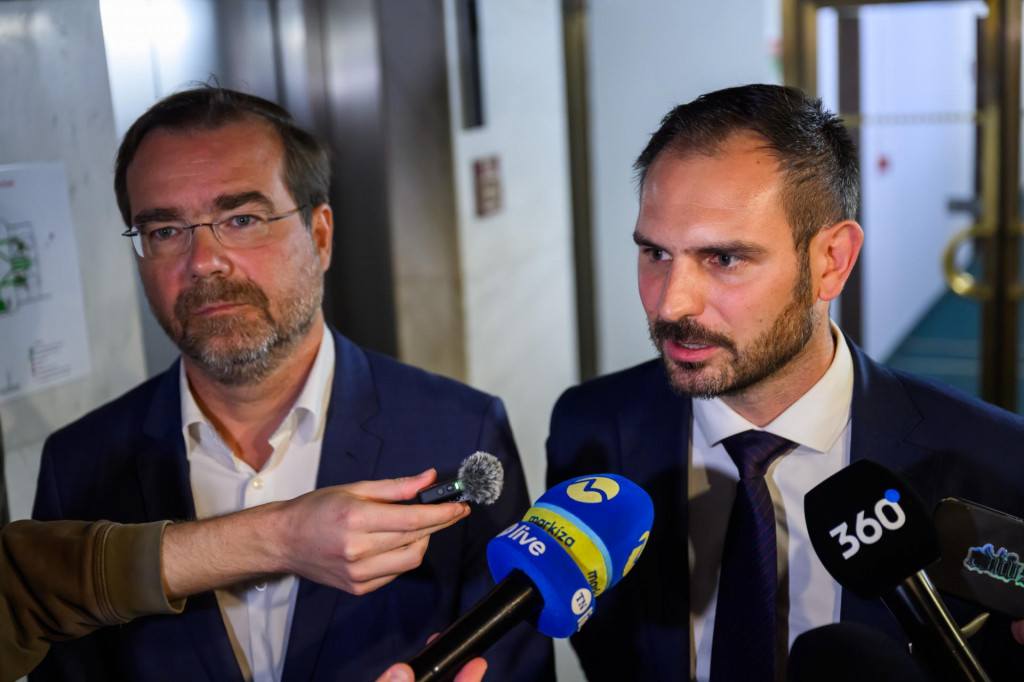 Poslanci Marek Krajčí a Rastislav Krátky (obaja hnutie Slovensko). FOTO TASR - Jaroslav Novák FOTO: Jaroslav Novák