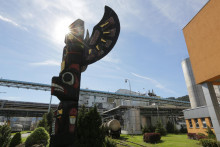 V zahraničí ho nepoznajú a u nás ho neplatia. Ide o poplatok na kancelársky papier, ktorý u nás zrejme platí len ružomberské Mondi SCP. FOTO: HN/Peter Mayer