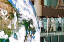 Inovácie zaujímajú aj anglickú kráľovskú rodinu. Vojvodkyňa z Edinburghu Sofie navštívila Národné múzeum vznikajúcich vied a inovácií v Tokiju. FOTO: Reuters