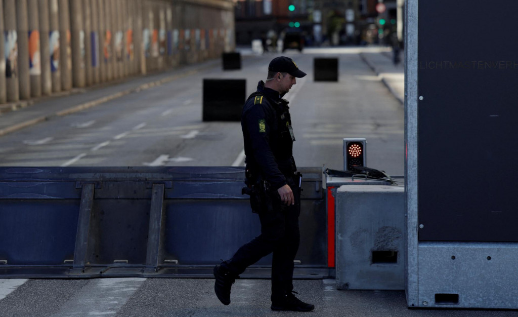 Do ulíc Kodane tiež vyrazia tisíce policajtov. FOTO: REUTERS