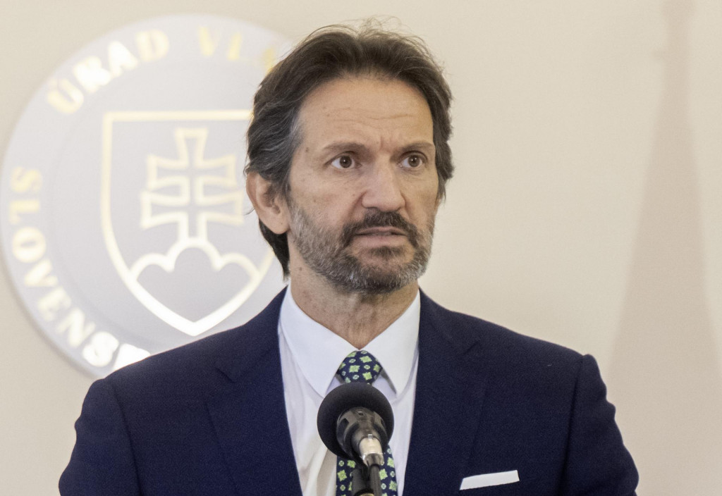 Na sn&iacute;mke vicepremi&eacute;r a minister obrany Robert Kaliň&aacute;k (Smer-SD). FOTO: TASR/Martin Baumann