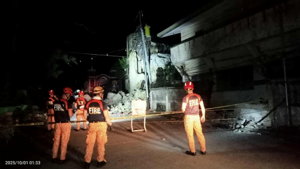 Škody po zemetrasení na Filipínach. FOTO: REUTERS/MUNICIPALITY OF DAANBANTAYAN