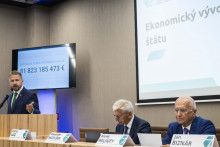 Predstavitela Asociácie priemyselných zväzov a dopravy skritizovali konsolidačné kroky súčasnej vlády. FOTO:TASR/J. Kotian