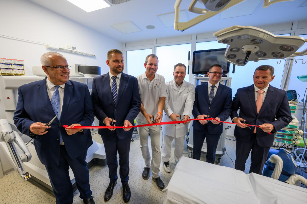 Otvorenie Centra robotickej chirurgie v NÚDCH