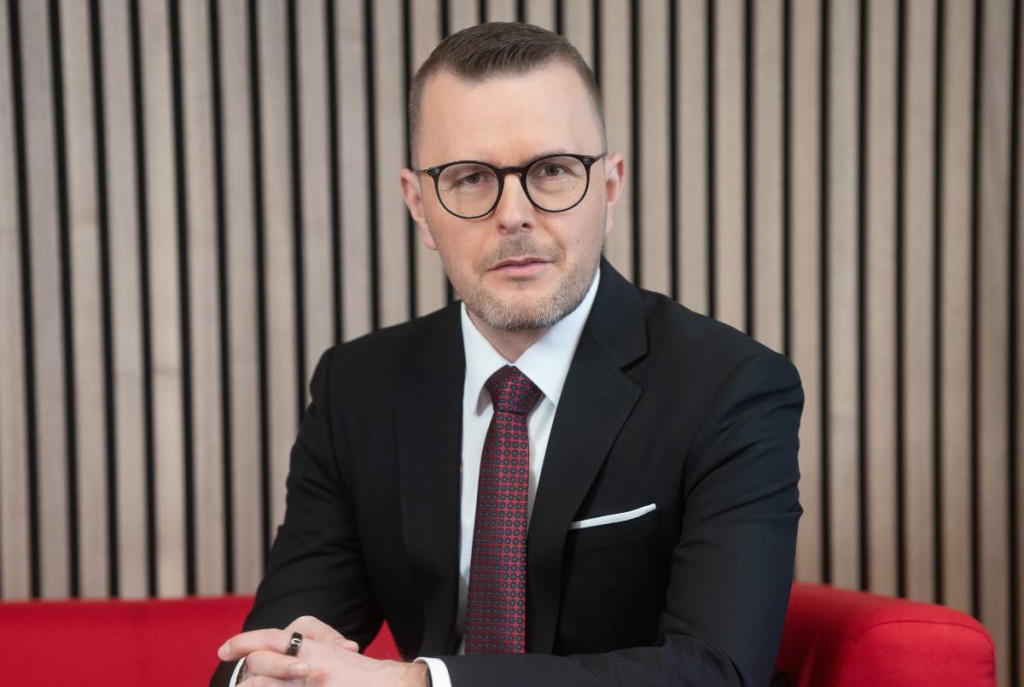 Šéfredaktor spravodajskej stanice JOJ 24 Dárius Haraksin.