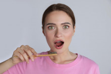 Žlté zuby aj napriek hygiene?