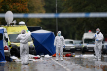 Polícia dodala, že jedna zo zranených osôb tiež utrpela strelné zranenie, ktoré však nie je život ohrozujúce. FOTO: REUTERS