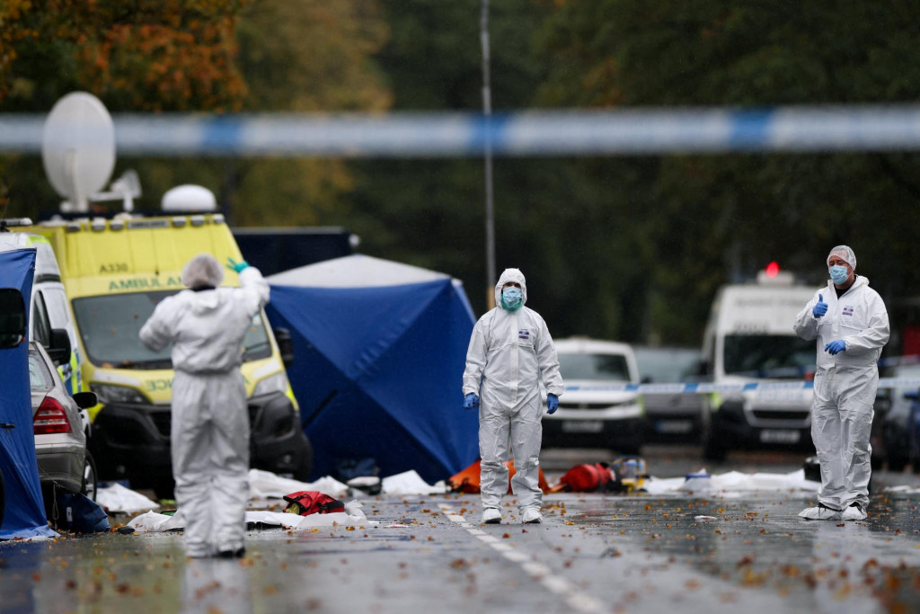 Polícia dodala, že jedna zo zranených osôb tiež utrpela strelné zranenie, ktoré však nie je život ohrozujúce. FOTO: REUTERS