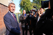 Andrej Babiš odovzdal svoj hlas v Ostrave vo voľbách do Poslaneckej snemovne. FOTO: Mafra/Ladislav Křivan