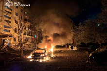 Požiar v Záporoží po ruských útokoch. FOTO: REUTERS/STATE EMERGENCY SERVICE OF UKRAINE