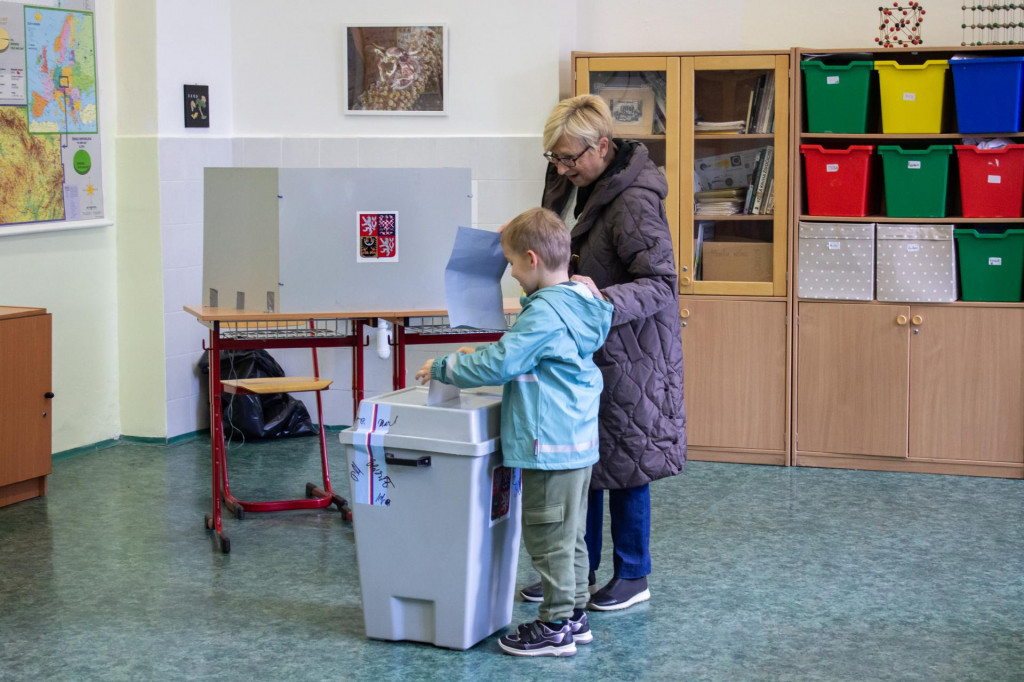 Účasť na víkendových voľbách do českej Poslaneckej snemovne dosiahla takmer 69 percent. FOTO: TASR/B. Vizváryová