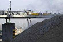 Na Slovensku momentálne fungujú už len dva cukrovary. Ešte pred revolúciou ich u nás boli desiatky. FOTO: TASR/R. Stoklasa