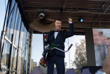 Predseda hnutia Sloboda a priama demokracia (SPD) Tomio Okamura na predvolebnej akcii. FOTO: TASR/Barbora Vizváryová