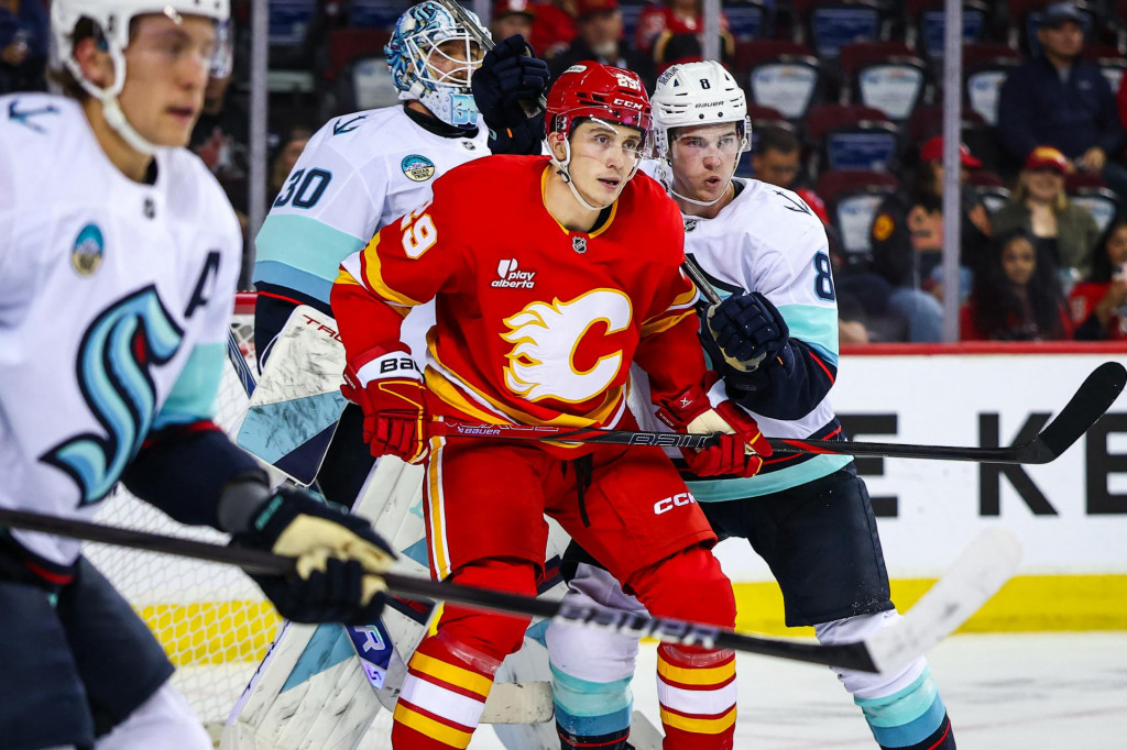 Útočník Calgary Flames Samuel Honzek. FOTO: Reuters