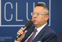 Minister financií Kamenický odmieta tvrdenia opozície, že nekonsoliduje. FOTO: HN/Peter Mayer