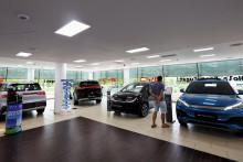 Európski výrobcovia automobilov prehrávajú s Čínou od roku 2015. Odvetvie do roku 2022 stratilo 240-tisíc pracovných miest. FOTO: Reuters/A. Gea