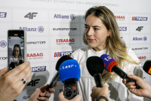 Petra Vlhová má za sebou mimoriadne náročné obdobie. Po dlhej rekonvalescencii sa naša špičková lyžiarka konečne vracia na svahy. FOTO: TASR/D. Veselský