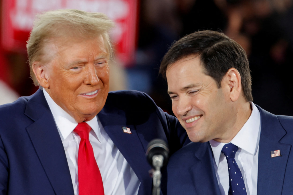 Americký prezident Donald Trump a minister zahraničia Marco Rubio. FOTO: REUTERS
