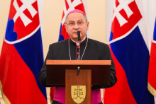 Ocenený predseda Konferencie biskupov Slovenska Mons. Bernard Bober. FOTO: TASR/Jaroslav Novák