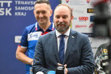 Predseda Trnavského samosprávneho kraja a predseda SK8 Jozef Viskupič. FOTO: TASR/Lukáš Grinaj