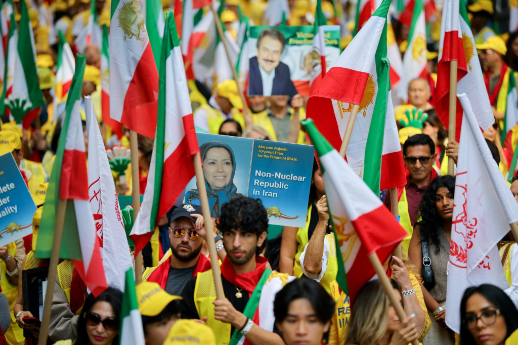 Demonštranti sa zúčastňujú protestu Slobodný Irán neďaleko sídla OSN počas nedávneho 80. zasadnutia Valného zhromaždenia OSN v New Yorku.

FOTO: REUTERS