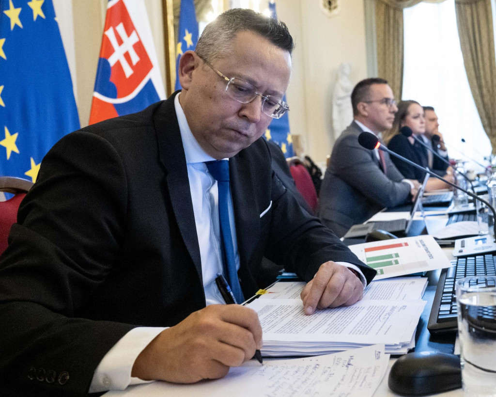 Zákon o štátnom rozpočte z dieľne ministra Kamenického sa bude prerokovávať v Národnej rade. FOTO: TASR/J. Kotian