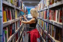 Knihobot je internetový antikvariát, na ktorý sa posledné dni valí vlna kritiky nielen od spisovateľky, ale aj zamestnancov.