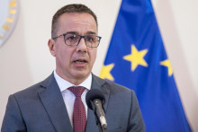 Naša cesta je robiť poriadok v sociálnych dávkach, hovorí minister Erik Tomáš.