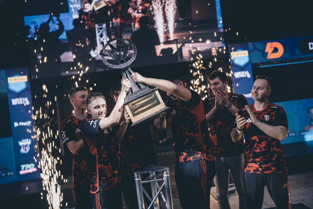 Majstrami Slovenska v e-športoch je družstvo Sinners. FOTO: ygames.sk