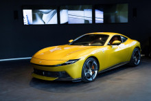 Auto Ferrari Amalfi vystavené v sídle spoločnosti v Maranelle.