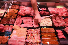 Rok 2024 sa niesol v znamení najvýraznejšieho poklesu potravinovej sebestačnosti Slovenska v bravčovom mäse. FOTO: TASR/DPA