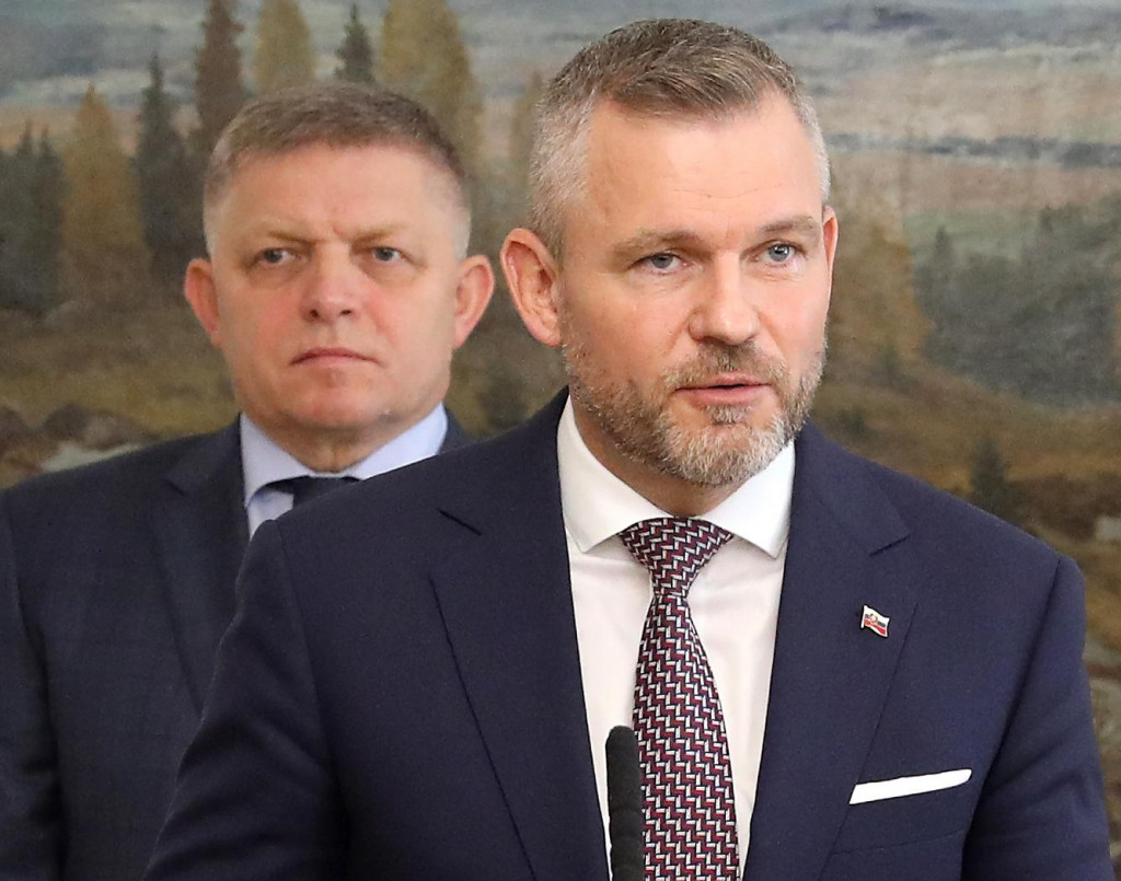 Nápad premiéra Robert Fica predlžovať bežiace funkčné obdobie komunálnym a regionálnym samosprávam vníma prezident Peter Pellegrini ako slabo zdôvodnený. FOTO: Archív HN