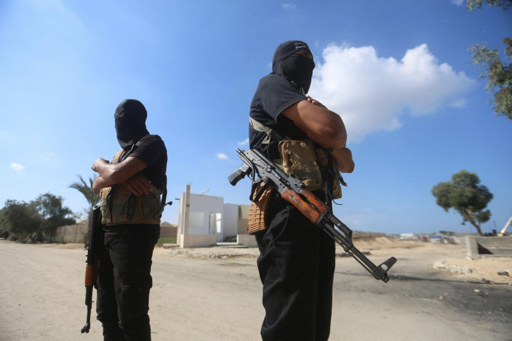 Archívna snímka palestínských militantov. FOTO: REUTERS